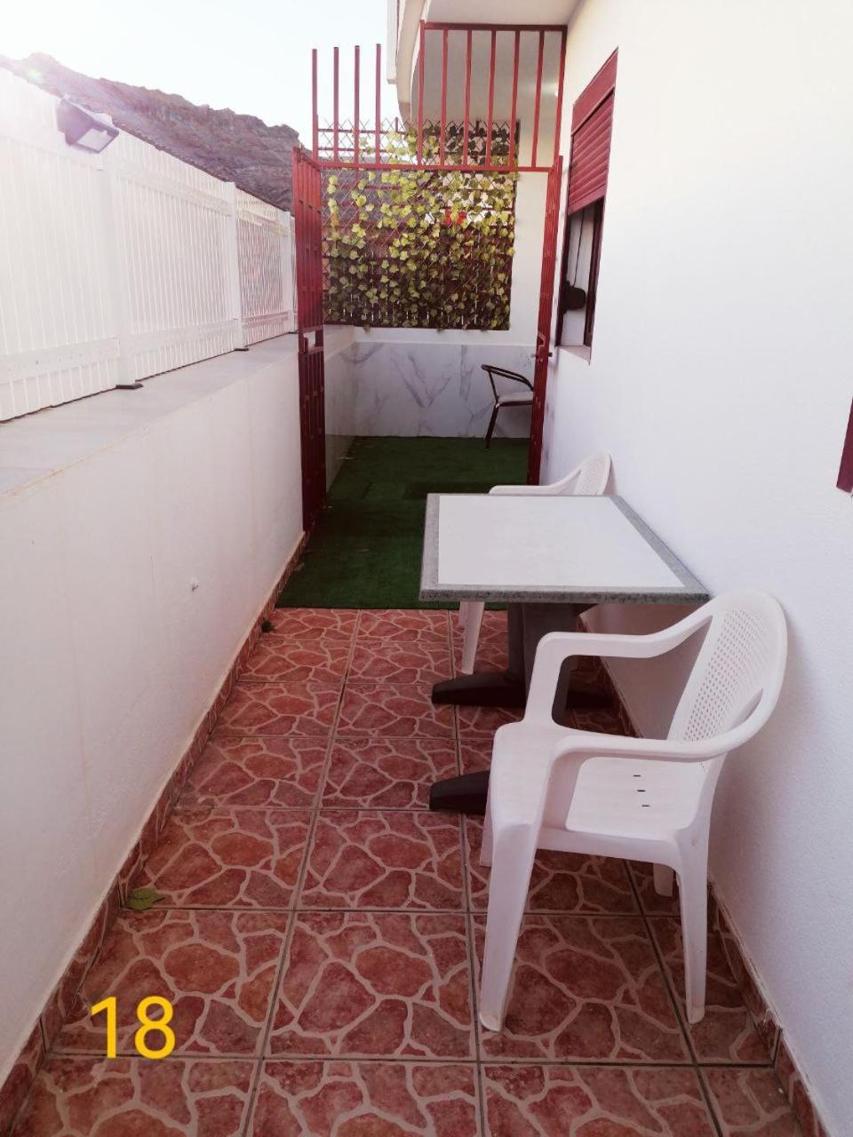 Big Villa Puerto Rico Streetfront With Private Saltwater Jacuzzi Pool, Bbq, Kitchen & 3 Terraces Near Shopping Center Puerto Rico (Gran Canaria) Buitenkant foto