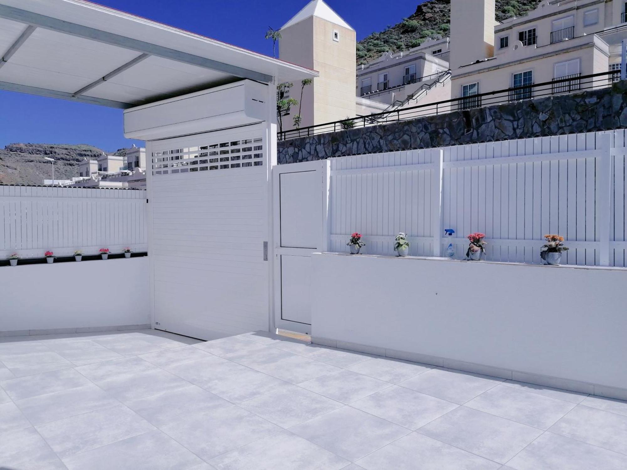 Big Villa Puerto Rico Streetfront With Private Saltwater Jacuzzi Pool, Bbq, Kitchen & 3 Terraces Near Shopping Center Puerto Rico (Gran Canaria) Buitenkant foto