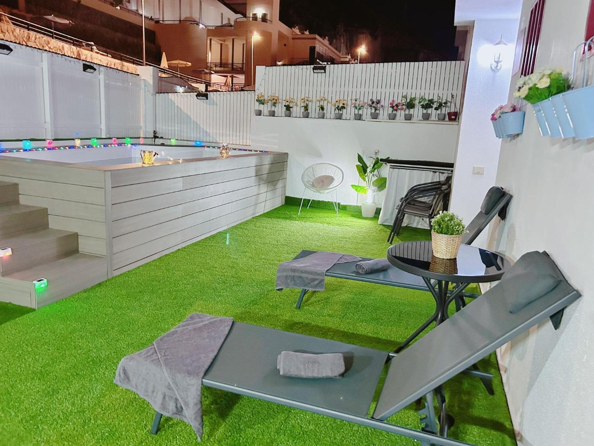 Big Villa Puerto Rico Streetfront With Private Saltwater Jacuzzi Pool, Bbq, Kitchen & 3 Terraces Near Shopping Center Puerto Rico (Gran Canaria) Buitenkant foto