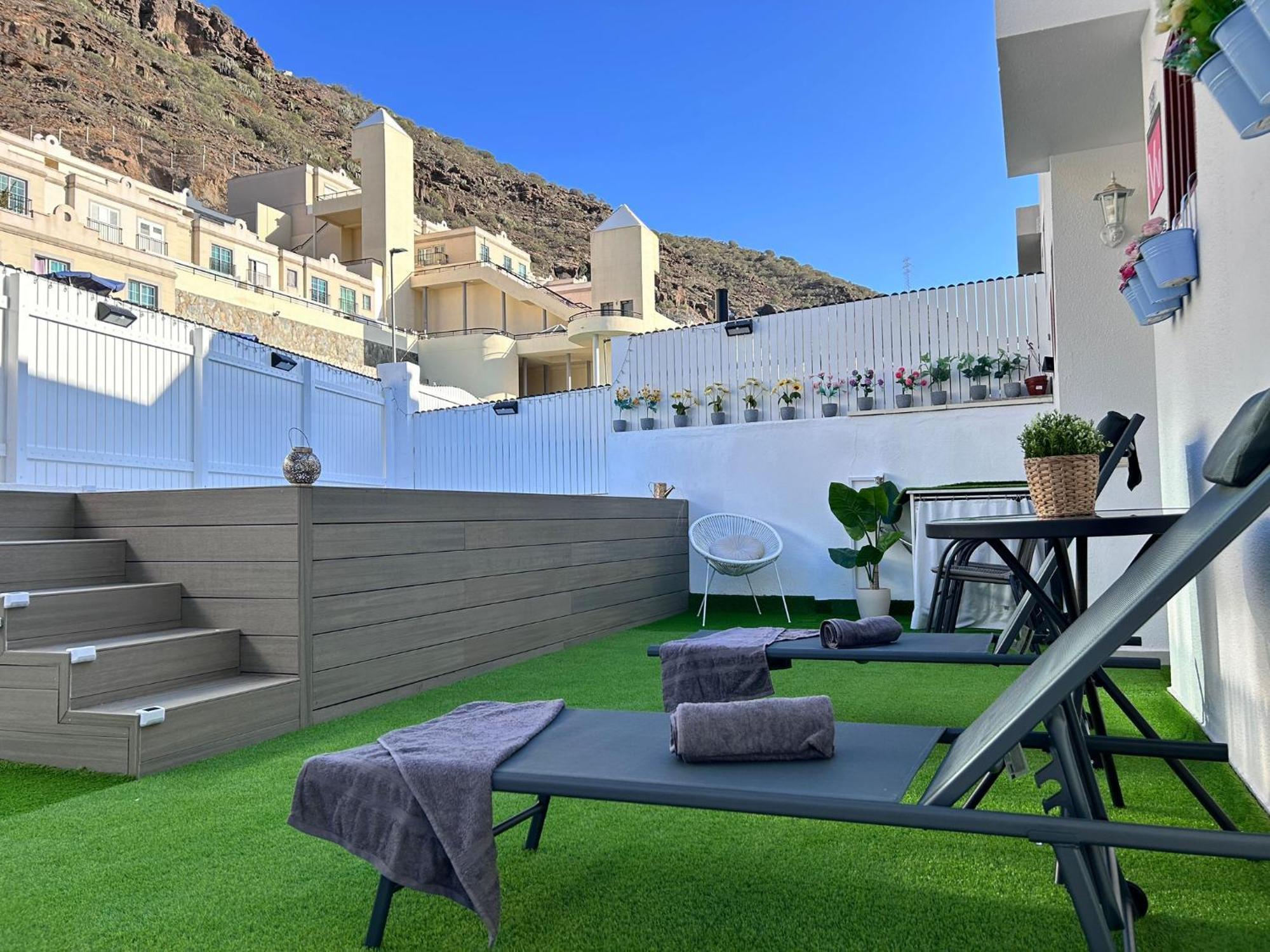 Big Villa Puerto Rico Streetfront With Private Saltwater Jacuzzi Pool, Bbq, Kitchen & 3 Terraces Near Shopping Center Puerto Rico (Gran Canaria) Buitenkant foto